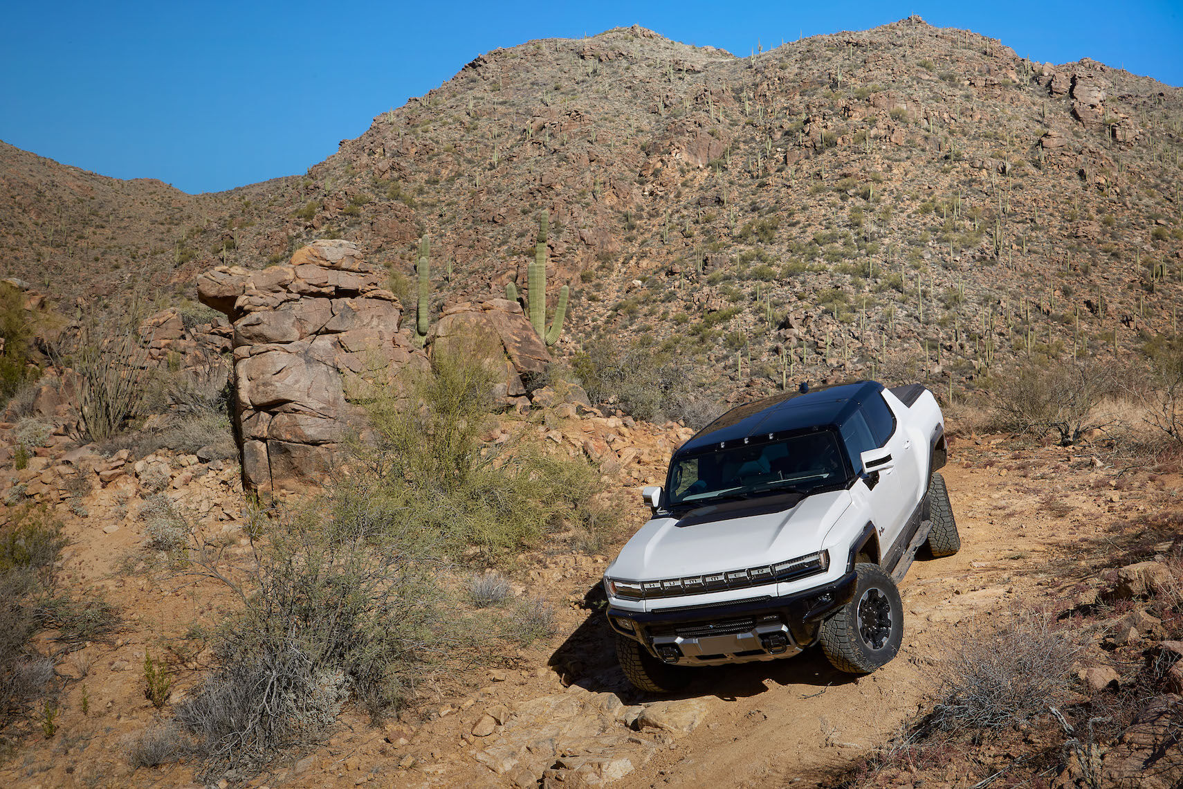 2022-GMC-HUMMER-EV Action 1